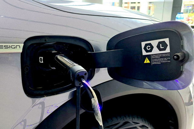 Teknologi Pengisian Cepat Masa Depan Mobil Tanpa Bensin